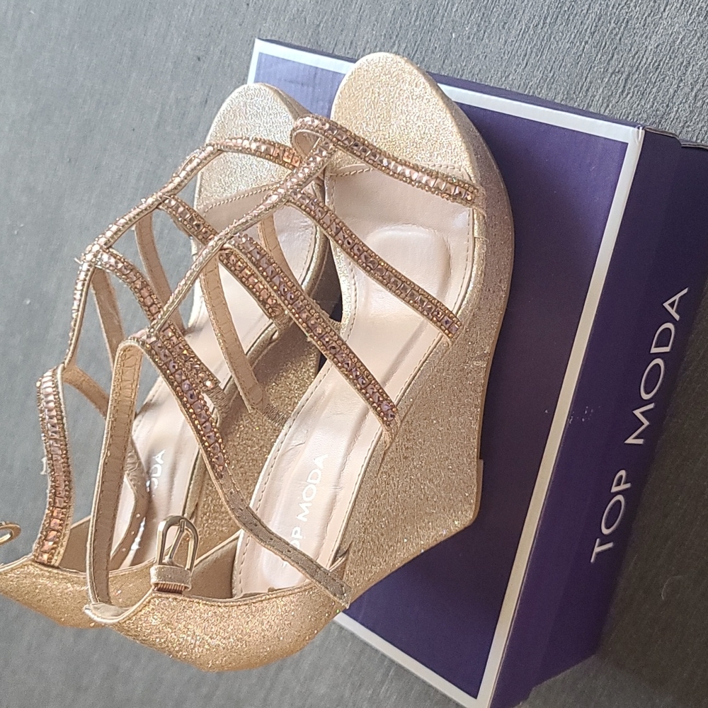 NEW in box Champagne Gold Wedge sandals